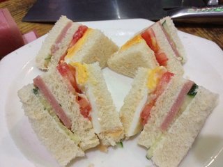 自制三明治，做法簡(jiǎn)單的營(yíng)養(yǎng)早餐，早上你想來一份嗎