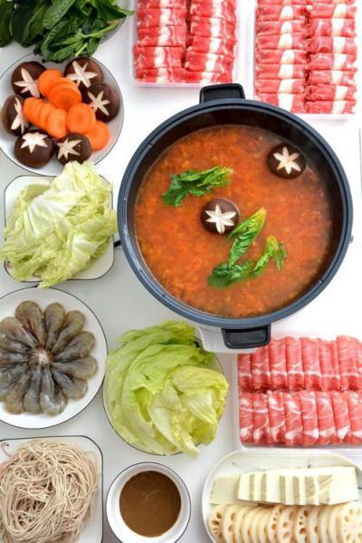 冬天吃火鍋開胃不上火，紅湯看著就暖和，我教你炒濃湯，不上火！