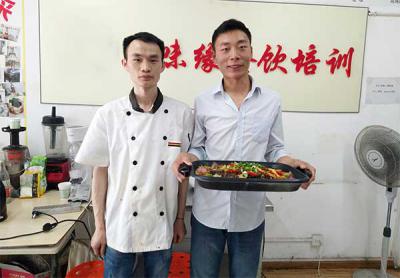 飄味緣專業(yè)烤魚技術(shù)培訓(xùn) 免費品嘗試學(xué)