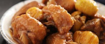 板栗燒雞最好吃的做法，簡(jiǎn)單美味又下飯，看看你喜歡吃不？