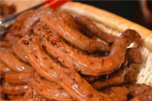 資陽麻辣現(xiàn)撈鹵菜技術(shù)培訓(xùn)哪家好？學(xué)員親自操作