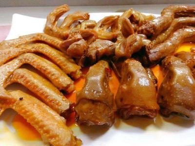 四川學(xué)正宗鹵菜鹵水技術(shù)做法哪里好？享受產(chǎn)品技術(shù)升級