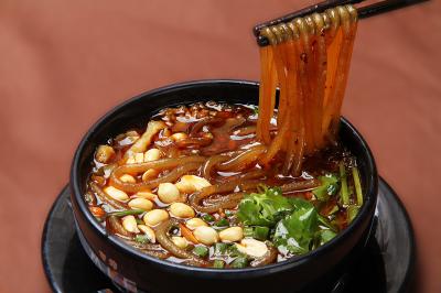 四川學(xué)習(xí)酸辣粉技能訓(xùn)練班哪里好？親自動(dòng)手操作執(zhí)行