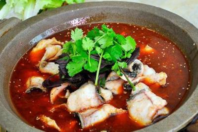 四川砂鍋魚技能做法哪里專業(yè)？秘制醬料的制造