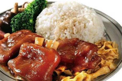 豬腳飯培訓(xùn)學(xué)校哪里正宗？豬腳飯技術(shù)培訓(xùn)學(xué)校