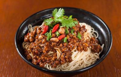 雜醬面培訓(xùn)哪個(gè)好？從配料到烹飪