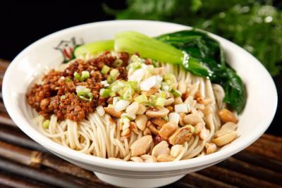 成都擔(dān)擔(dān)面食技術(shù)培訓(xùn)哪里好？面臊炒制流程技巧