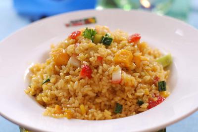 四川炒飯技術培訓哪里好？采用理論和實踐結合