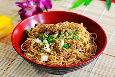  成都餐飲培訓(xùn)機(jī)構(gòu)，宜賓燃面技術(shù)培訓(xùn)哪家好？