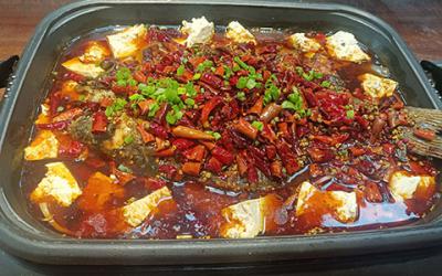 成都學(xué)萬(wàn)州烤魚(yú)培訓(xùn)機(jī)構(gòu)哪里好？想學(xué)烤魚(yú)哪里有