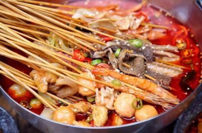 冷鍋串串技術(shù)培訓(xùn)班多少錢？探秘成都砂鍋串串內(nèi)幕！