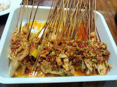 成都路邊攤串串技術(shù)培訓(xùn)學(xué)校哪家好？學(xué)串串香培訓(xùn)