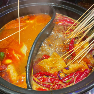 成都串串香路邊攤哪里學(xué)?串串技術(shù)培訓(xùn)學(xué)校哪家好？