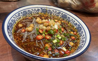 酸辣粉培訓(xùn)哪家味道好？  成都酸辣粉培訓(xùn)哪家味道好？