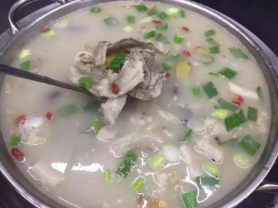 正宗羊肉湯技術(shù)培訓(xùn)哪里找？飄味緣餐飲培訓(xùn)學(xué)校是您的理想之選