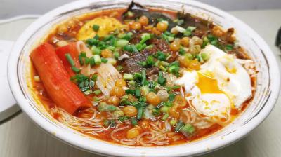 綿陽米粉技術培訓班哪家學校好？飄味緣餐飲培訓學校值得選擇嗎？