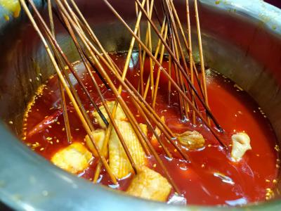 冷鍋串串香培訓多少錢？飄味緣餐飲技術培訓學校詳解