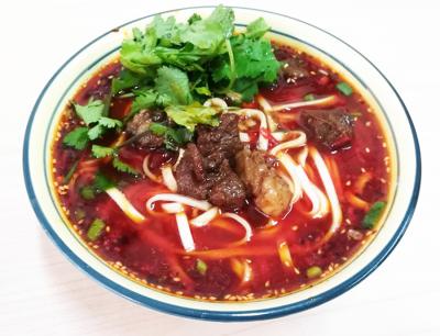 專業(yè)紅燒牛肉面技術(shù)培訓(xùn)班哪家好？飄味緣小吃培訓(xùn)學(xué)校深度解析