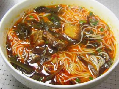 綿陽米粉技術(shù)培訓(xùn)機構(gòu)哪家好？深度解析飄味緣餐飲培訓(xùn)的優(yōu)勢