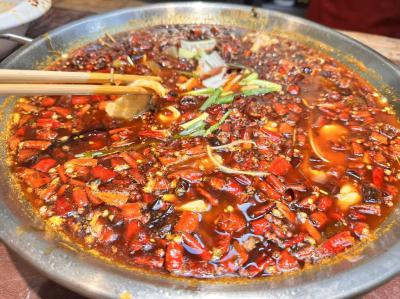 學(xué)做冷鍋魚技術(shù)培訓(xùn)機構(gòu)哪家好？飄味緣餐飲培訓(xùn)學(xué)校深度解析